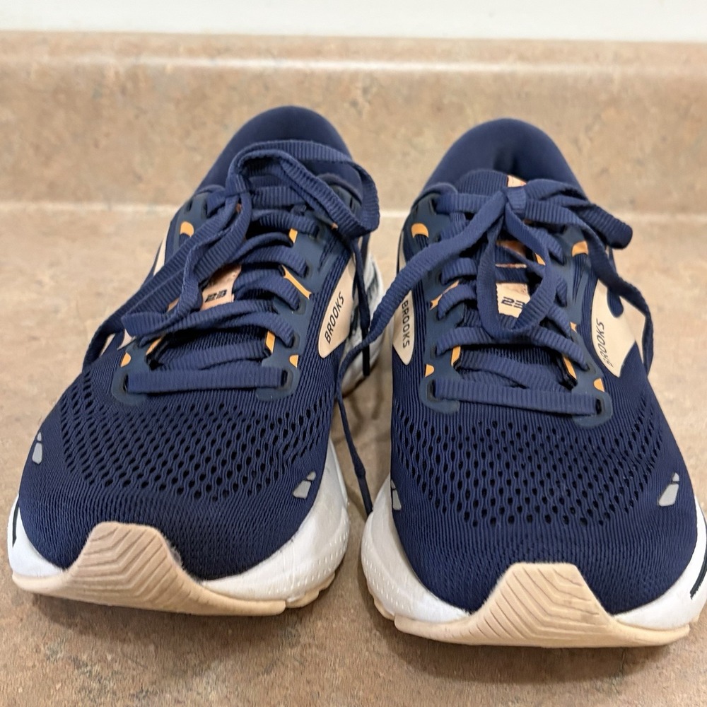 Brooks Adrenaline GTS 23 Navy Womens Size 8 Medium Running Shoes 1203811B482 - Picture 4 of 8